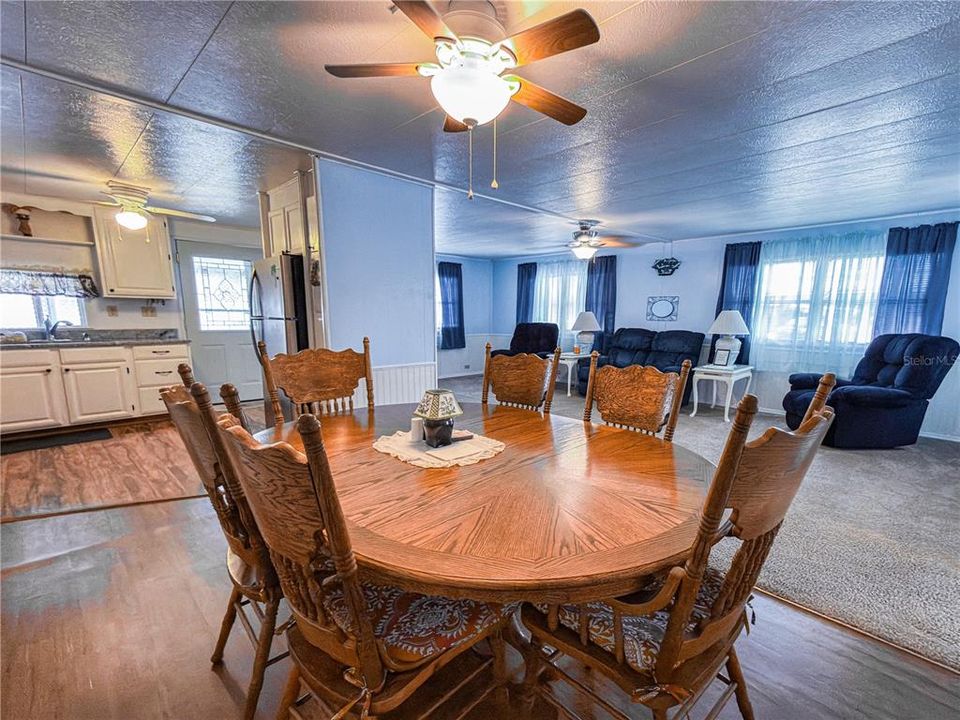 待售: $139,900 (2 贝兹, 2 浴室, 960 平方英尺)