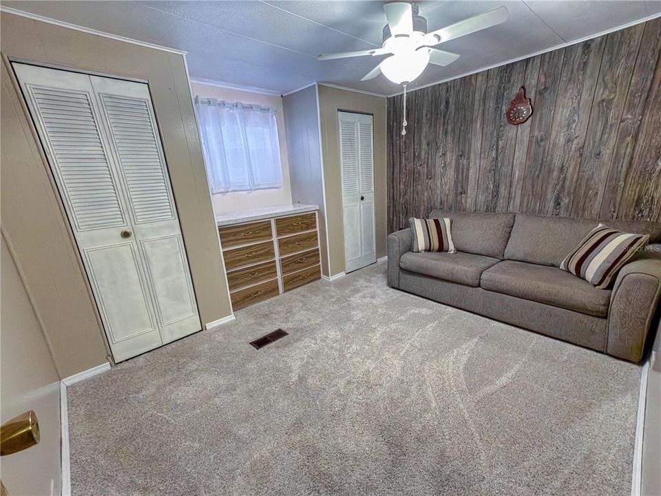 待售: $139,900 (2 贝兹, 2 浴室, 960 平方英尺)