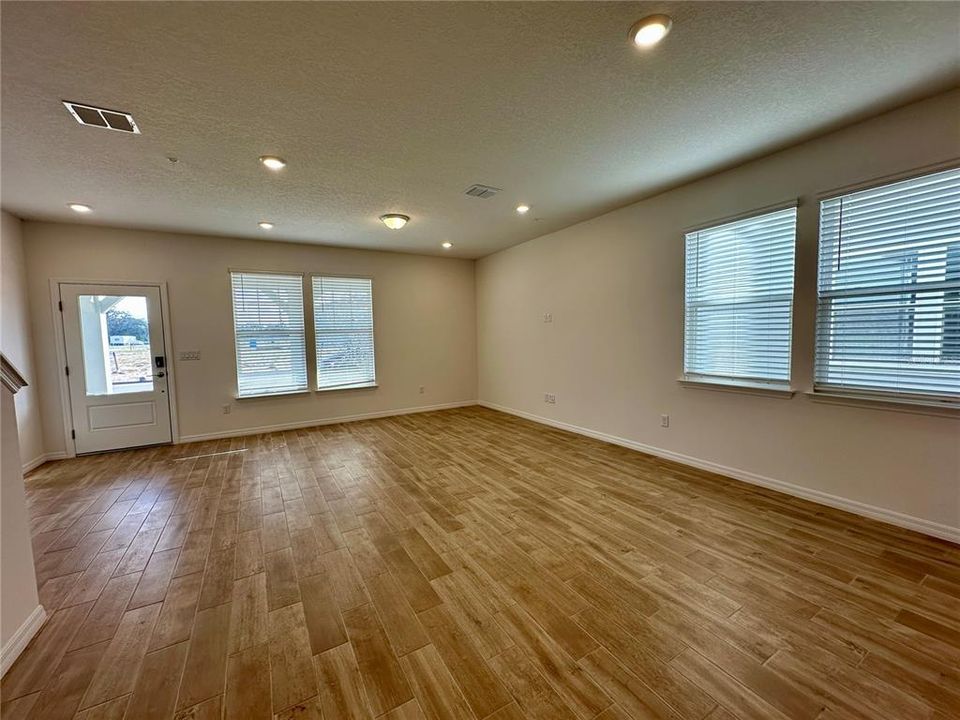 出租: $2,750 (4 贝兹, 2 浴室, 1770 平方英尺)