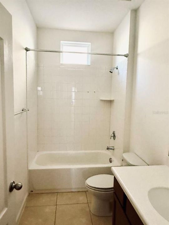 出租: $2,500 (3 贝兹, 2 浴室, 1874 平方英尺)