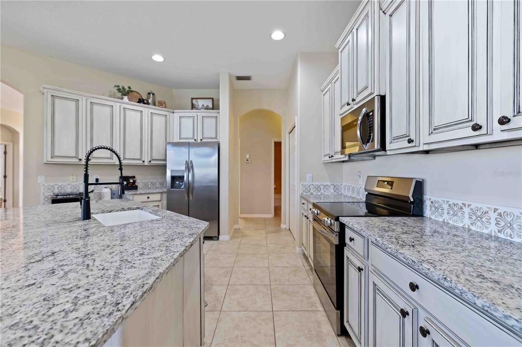 待售: $529,000 (4 贝兹, 3 浴室, 2288 平方英尺)