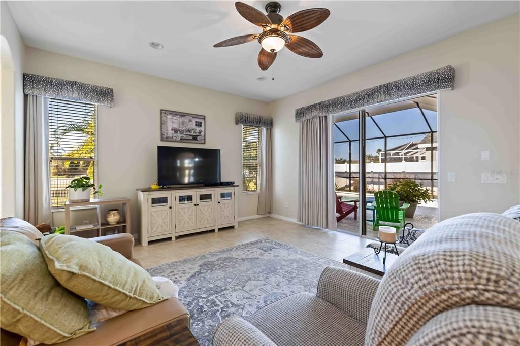 待售: $529,000 (4 贝兹, 3 浴室, 2288 平方英尺)