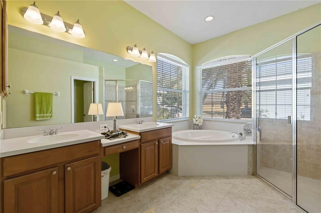 待售: $529,000 (4 贝兹, 3 浴室, 2288 平方英尺)