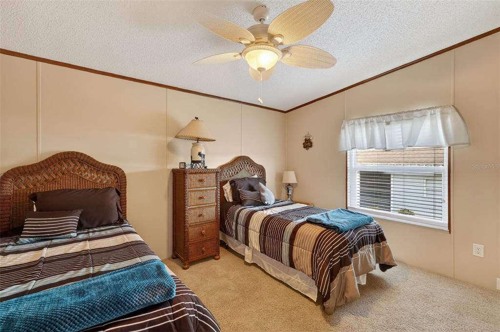 For Sale: $217,000 (3 beds, 2 baths, 1390 Square Feet)