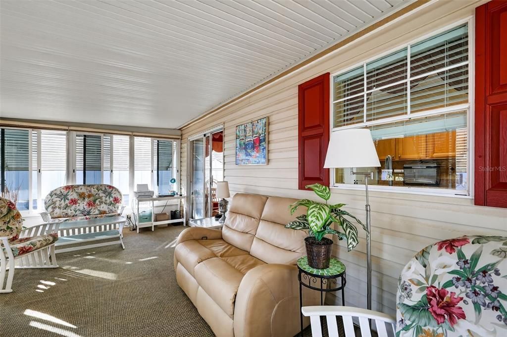 For Sale: $217,000 (3 beds, 2 baths, 1390 Square Feet)