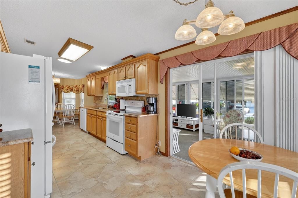 For Sale: $217,000 (3 beds, 2 baths, 1390 Square Feet)