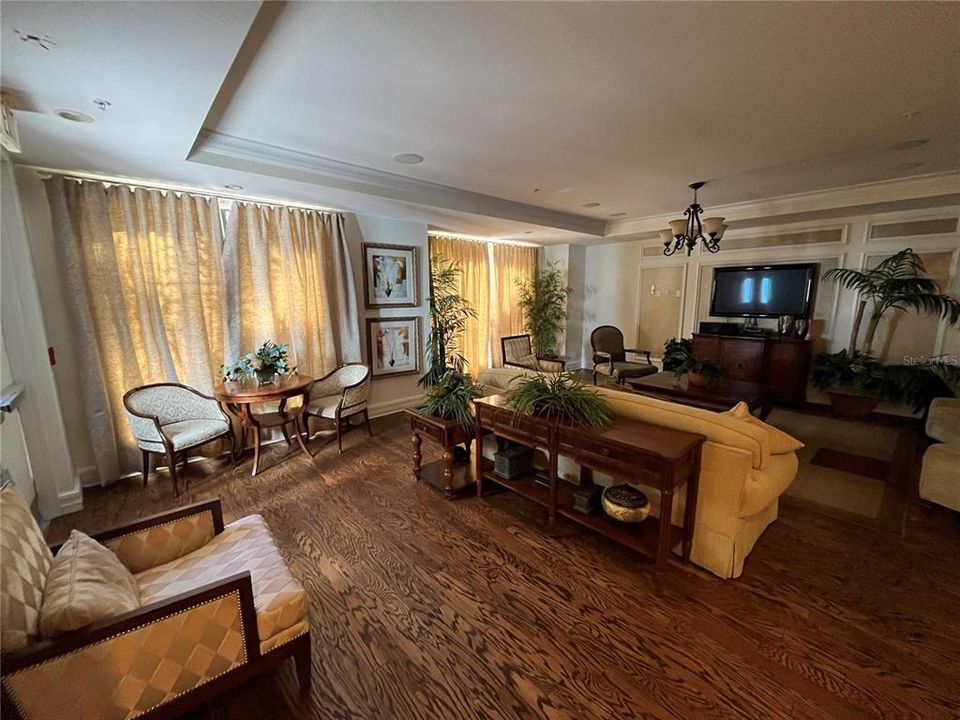 На продажу: $225,000 (2 спален, 2 ванн, 1054 Квадратных фут)