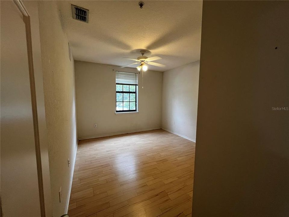 На продажу: $225,000 (2 спален, 2 ванн, 1054 Квадратных фут)