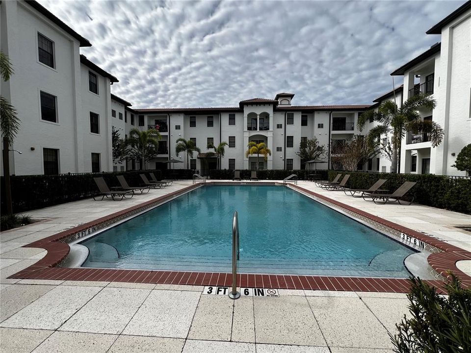 На продажу: $225,000 (2 спален, 2 ванн, 1054 Квадратных фут)