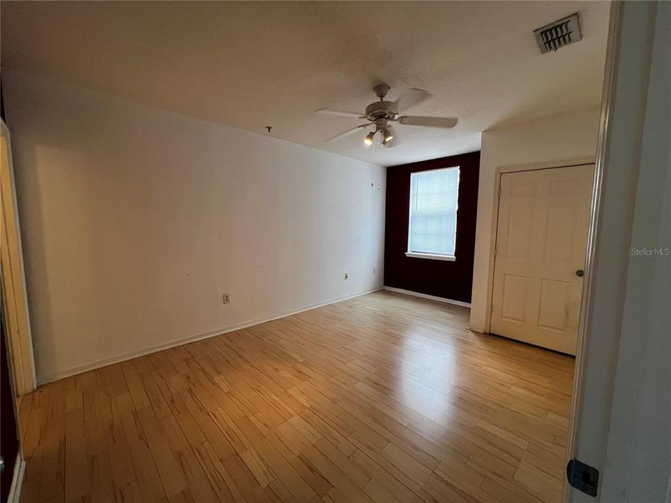 На продажу: $225,000 (2 спален, 2 ванн, 1054 Квадратных фут)