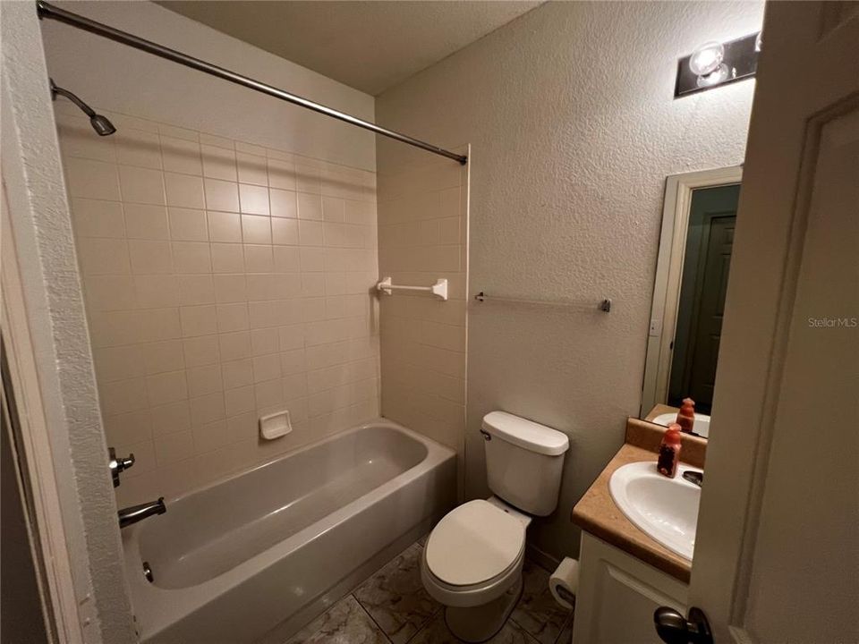 На продажу: $225,000 (2 спален, 2 ванн, 1054 Квадратных фут)