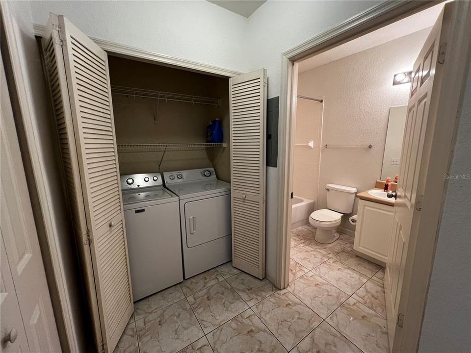 На продажу: $225,000 (2 спален, 2 ванн, 1054 Квадратных фут)