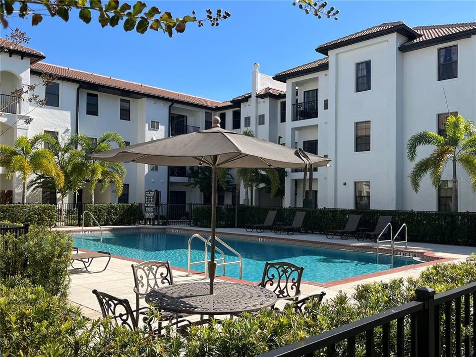 На продажу: $225,000 (2 спален, 2 ванн, 1054 Квадратных фут)