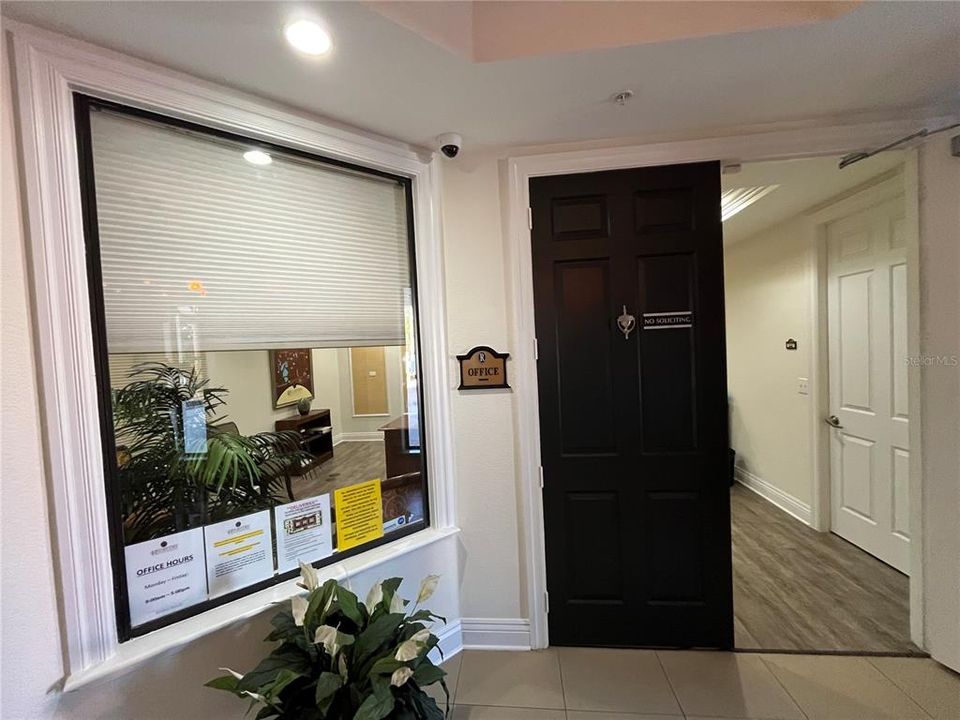 На продажу: $225,000 (2 спален, 2 ванн, 1054 Квадратных фут)