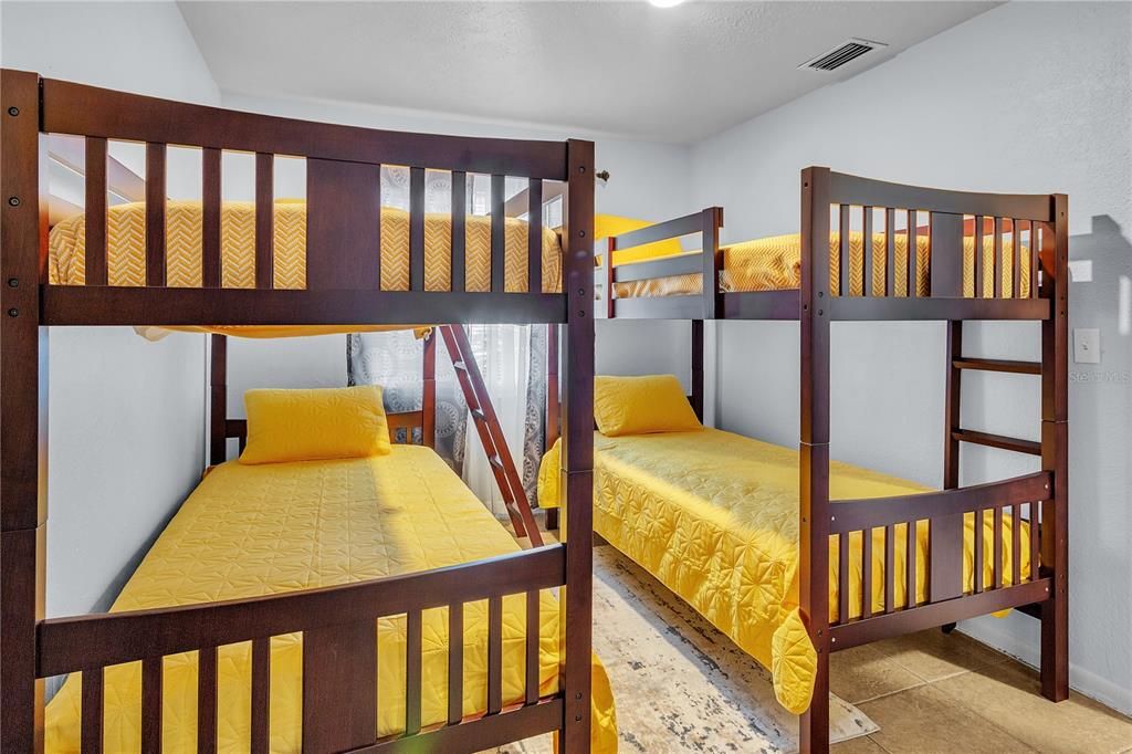 En Venta: $779,000 (8 camas, 0 baños, 3248 Pies cuadrados)