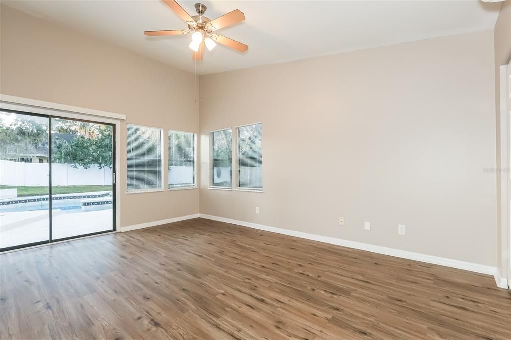 待售: $439,000 (4 贝兹, 4 浴室, 2269 平方英尺)