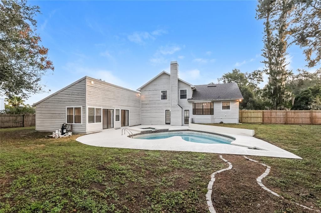 待售: $439,000 (4 贝兹, 4 浴室, 2269 平方英尺)