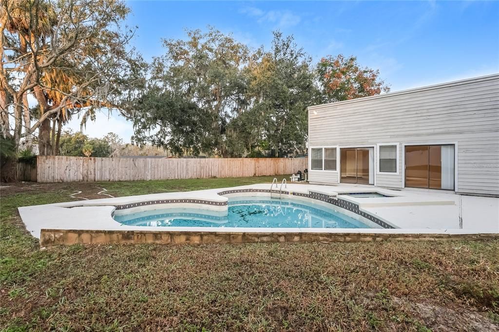 待售: $439,000 (4 贝兹, 4 浴室, 2269 平方英尺)