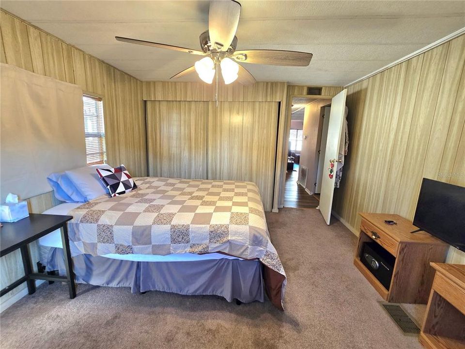 На продажу: $140,000 (2 спален, 1 ванн, 1056 Квадратных фут)