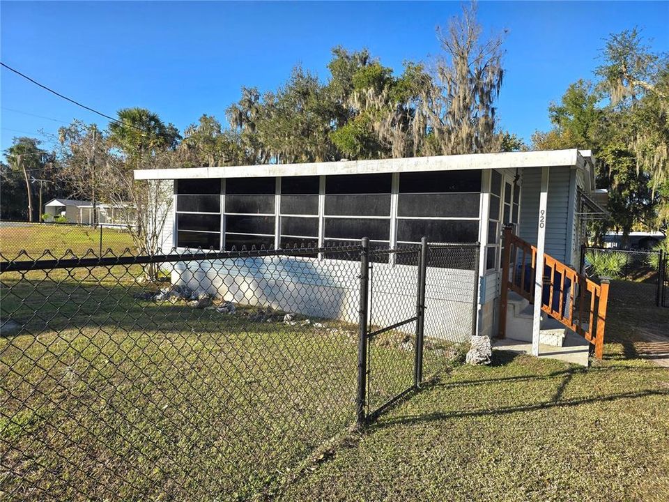 На продажу: $140,000 (2 спален, 1 ванн, 1056 Квадратных фут)