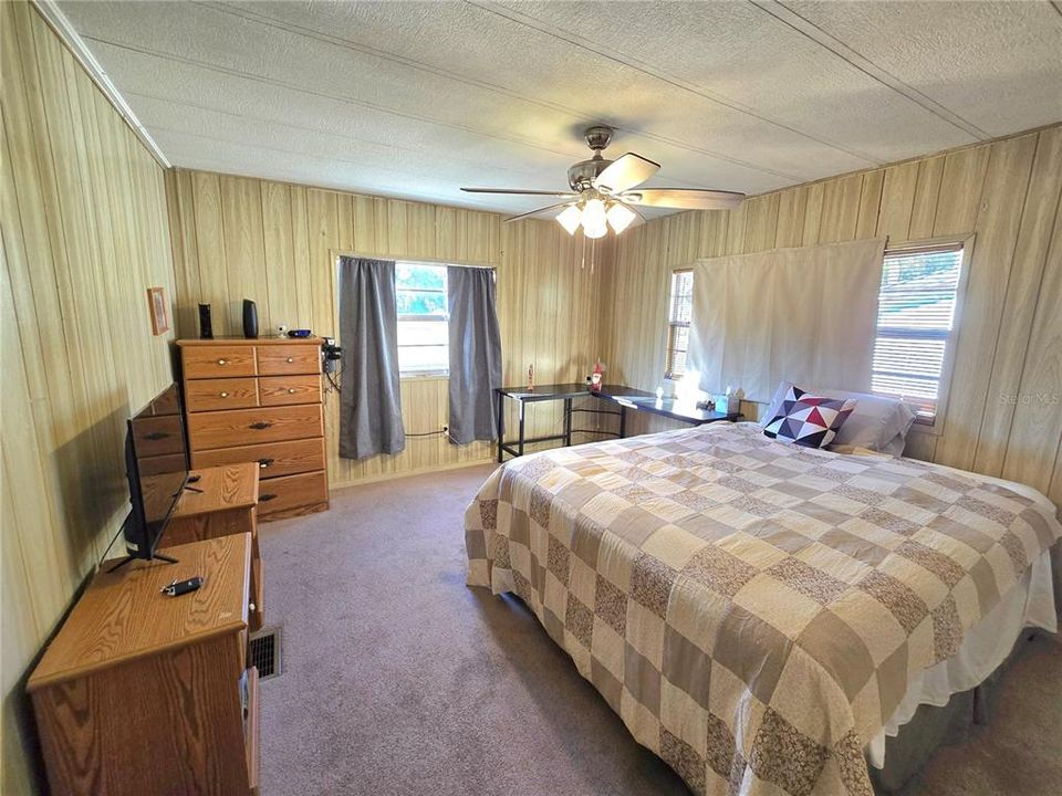 На продажу: $140,000 (2 спален, 1 ванн, 1056 Квадратных фут)