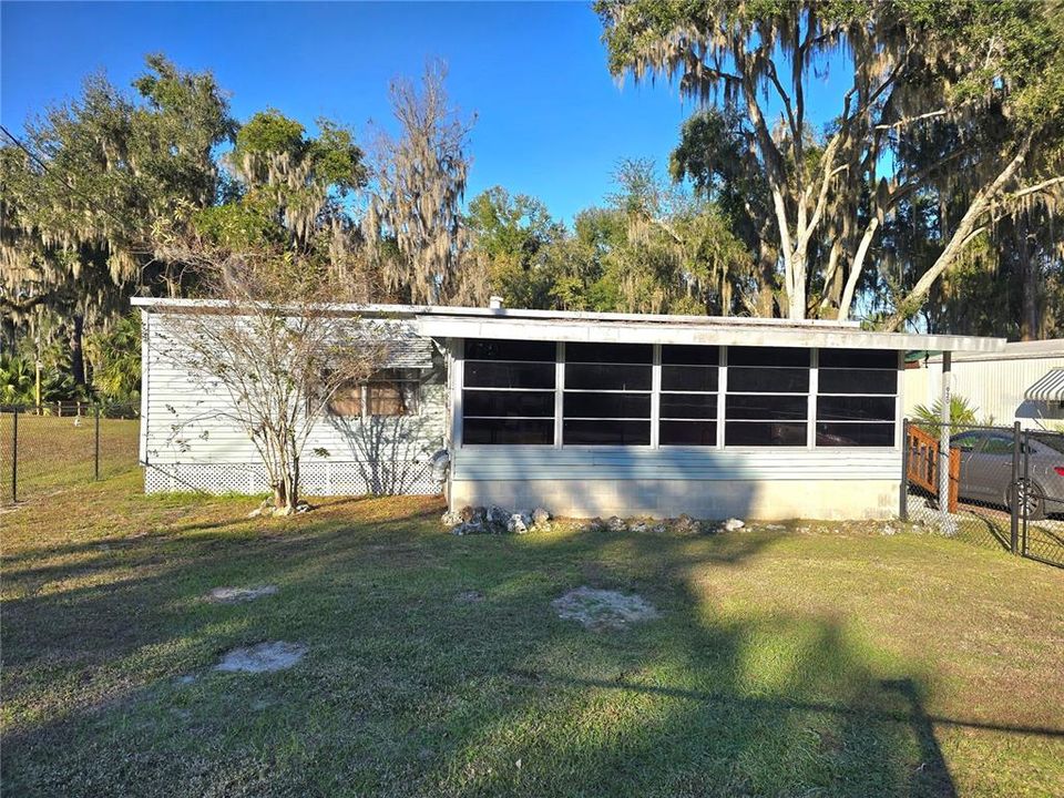 На продажу: $140,000 (2 спален, 1 ванн, 1056 Квадратных фут)