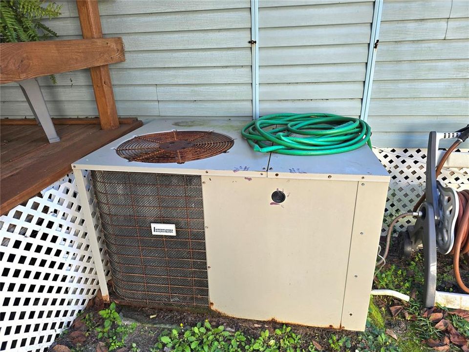 На продажу: $140,000 (2 спален, 1 ванн, 1056 Квадратных фут)