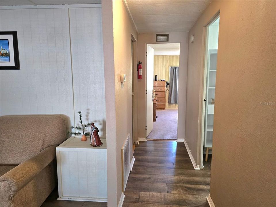 На продажу: $140,000 (2 спален, 1 ванн, 1056 Квадратных фут)