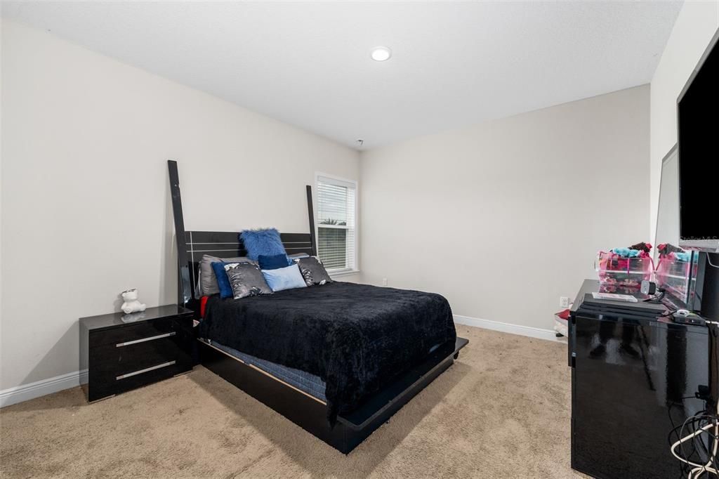 En Venta: $785,000 (4 camas, 3 baños, 3130 Pies cuadrados)