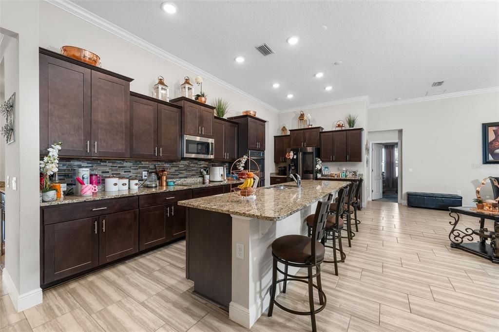 En Venta: $785,000 (4 camas, 3 baños, 3130 Pies cuadrados)