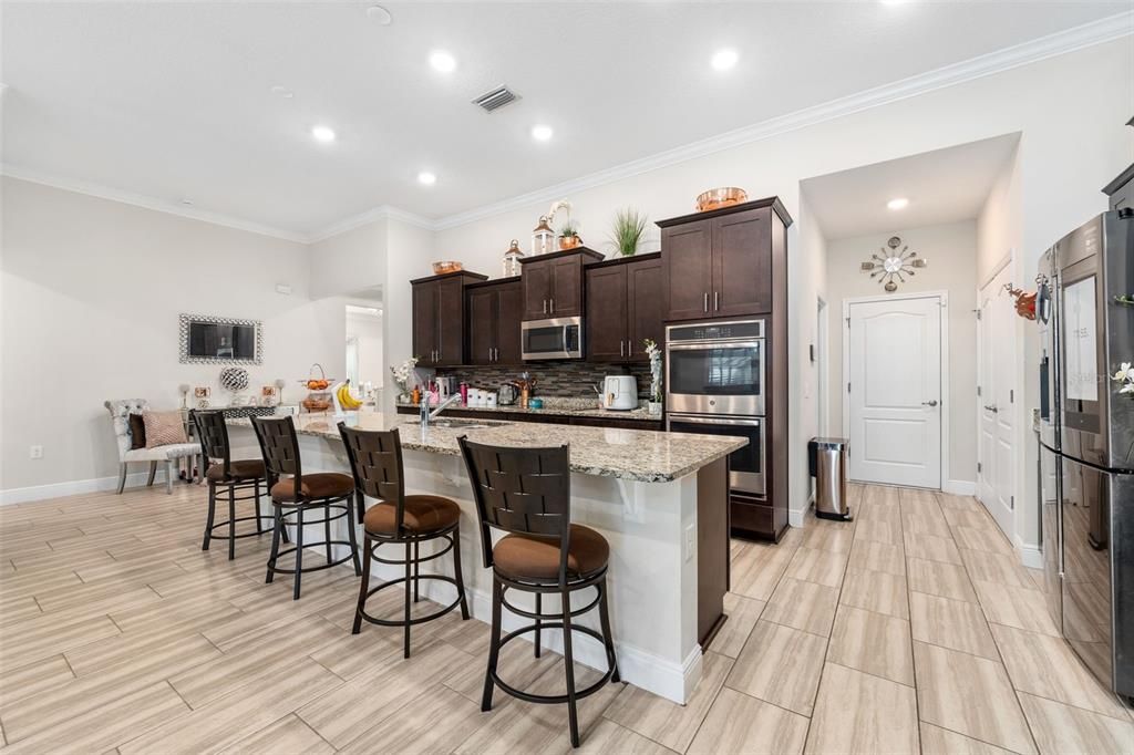 En Venta: $785,000 (4 camas, 3 baños, 3130 Pies cuadrados)