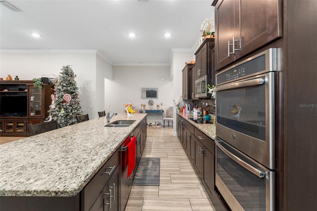 En Venta: $785,000 (4 camas, 3 baños, 3130 Pies cuadrados)