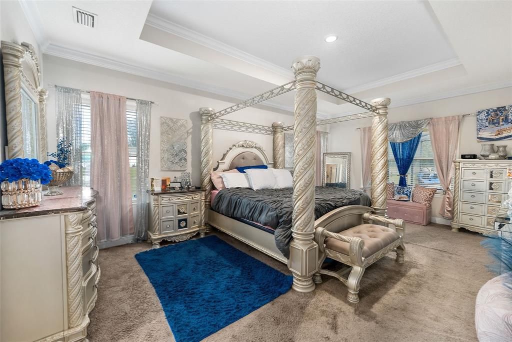 En Venta: $785,000 (4 camas, 3 baños, 3130 Pies cuadrados)