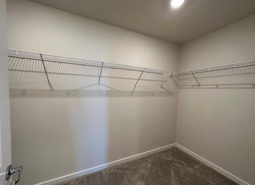 En Venta: $528,000 (5 camas, 2 baños, 2615 Pies cuadrados)