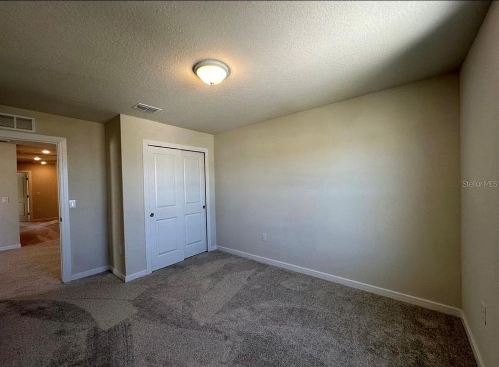 En Venta: $528,000 (5 camas, 2 baños, 2615 Pies cuadrados)