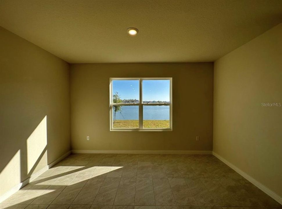 En Venta: $528,000 (5 camas, 2 baños, 2615 Pies cuadrados)