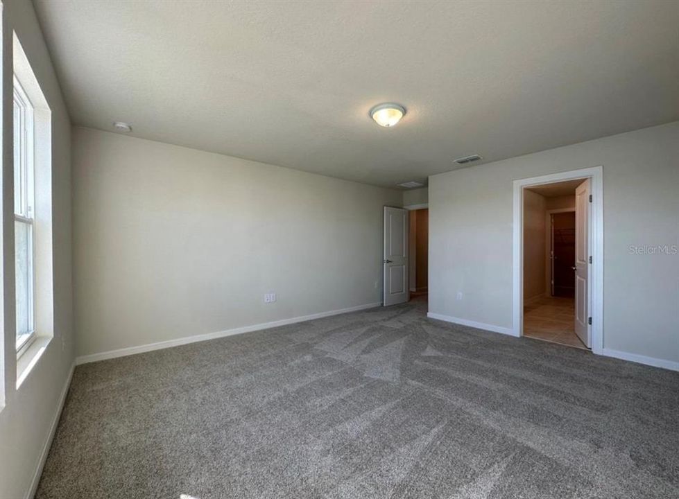 En Venta: $528,000 (5 camas, 2 baños, 2615 Pies cuadrados)