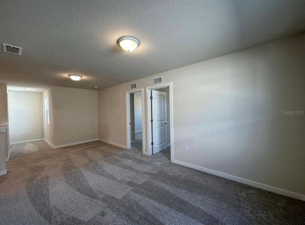 En Venta: $528,000 (5 camas, 2 baños, 2615 Pies cuadrados)