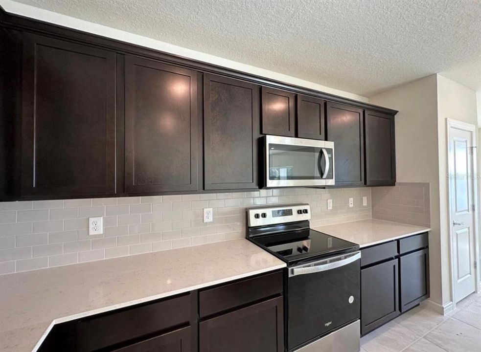 En Venta: $528,000 (5 camas, 2 baños, 2615 Pies cuadrados)