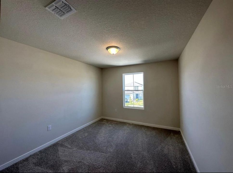 En Venta: $528,000 (5 camas, 2 baños, 2615 Pies cuadrados)