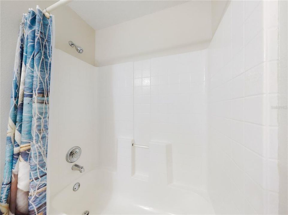 For Sale: $332,900 (3 beds, 2 baths, 1370 Square Feet)