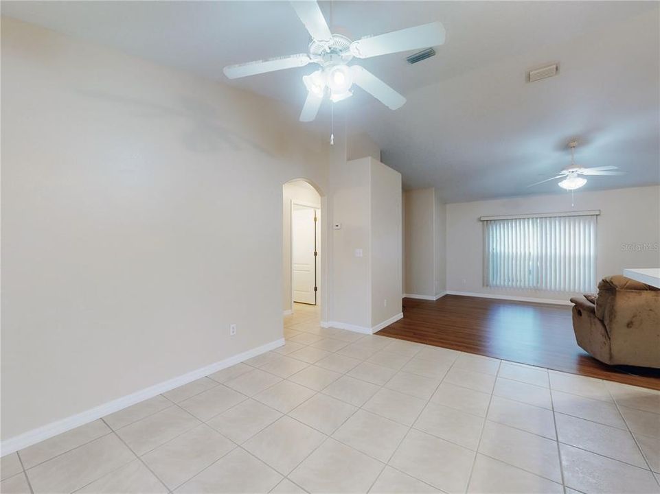 For Sale: $332,900 (3 beds, 2 baths, 1370 Square Feet)