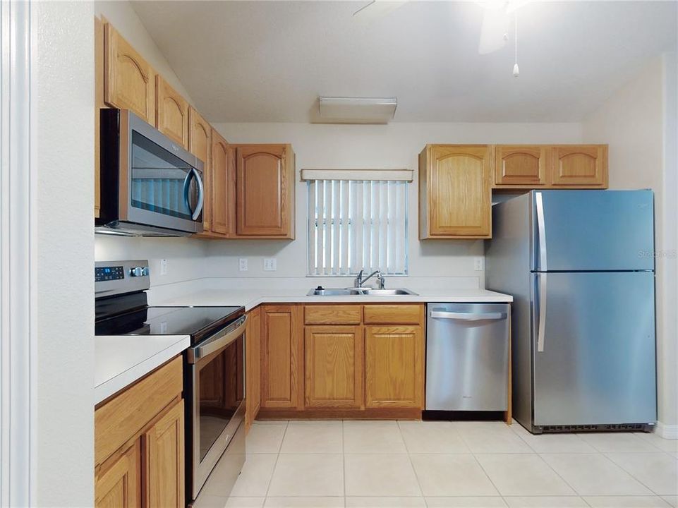 For Sale: $332,900 (3 beds, 2 baths, 1370 Square Feet)