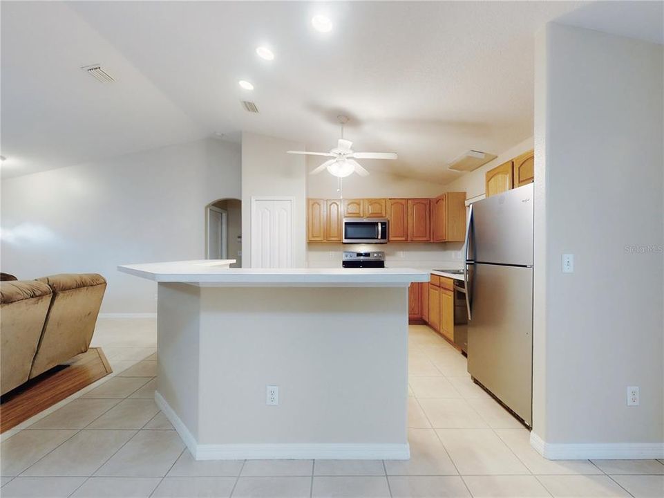 For Sale: $332,900 (3 beds, 2 baths, 1370 Square Feet)