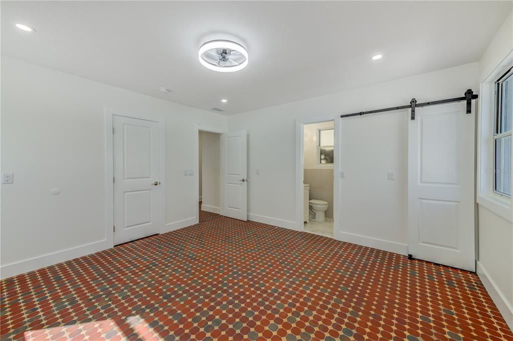 For Rent: $4,750 (3 beds, 2 baths, 1941 Square Feet)