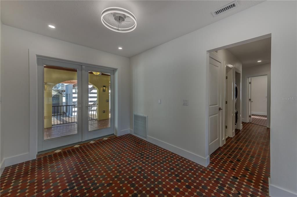 For Rent: $4,750 (3 beds, 2 baths, 1941 Square Feet)