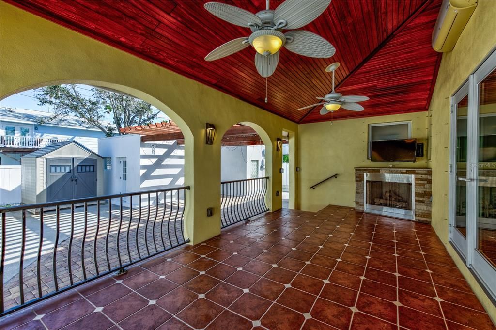 For Rent: $4,750 (3 beds, 2 baths, 1941 Square Feet)