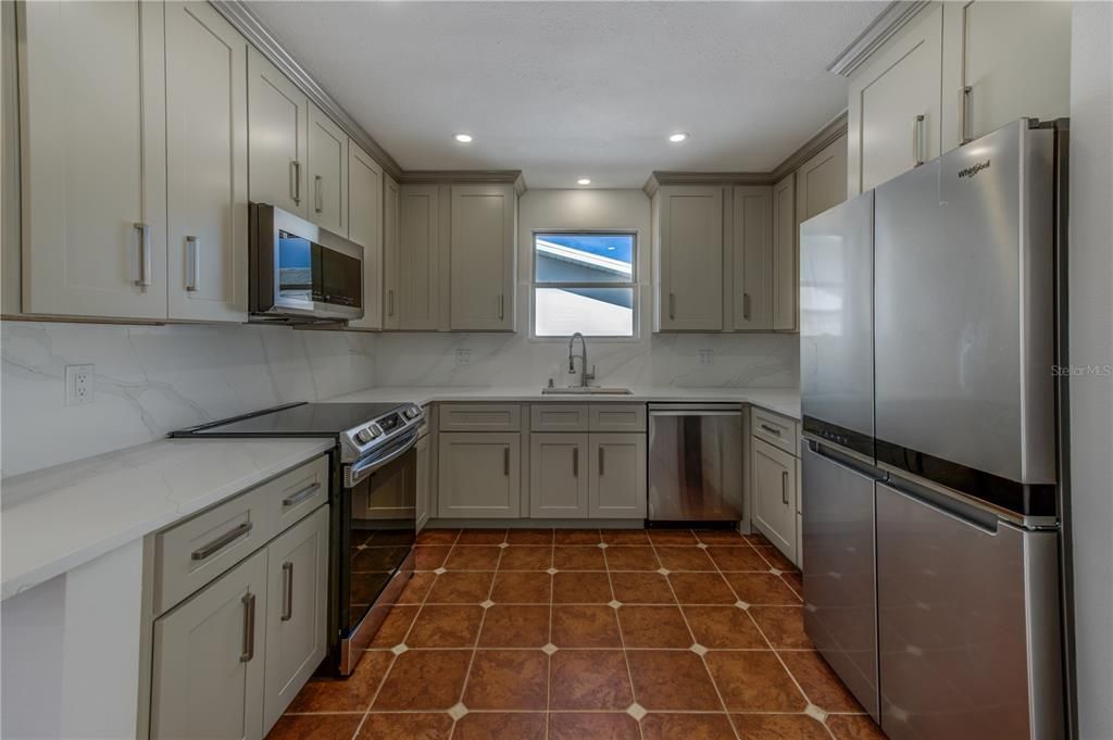 For Rent: $4,750 (3 beds, 2 baths, 1941 Square Feet)