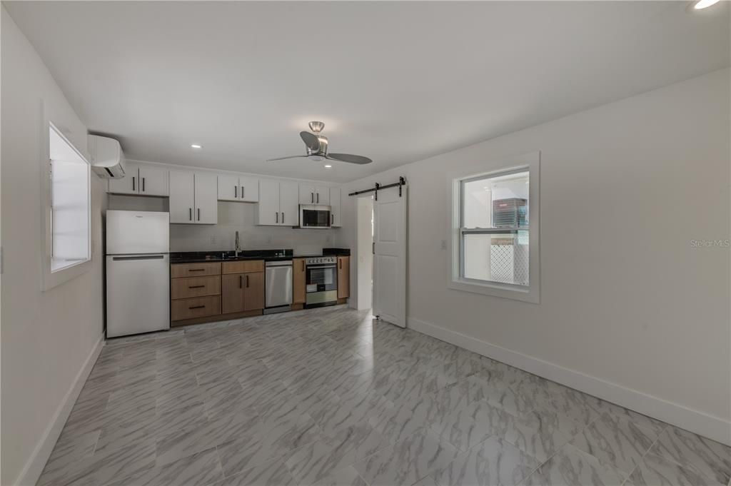 For Rent: $4,750 (3 beds, 2 baths, 1941 Square Feet)