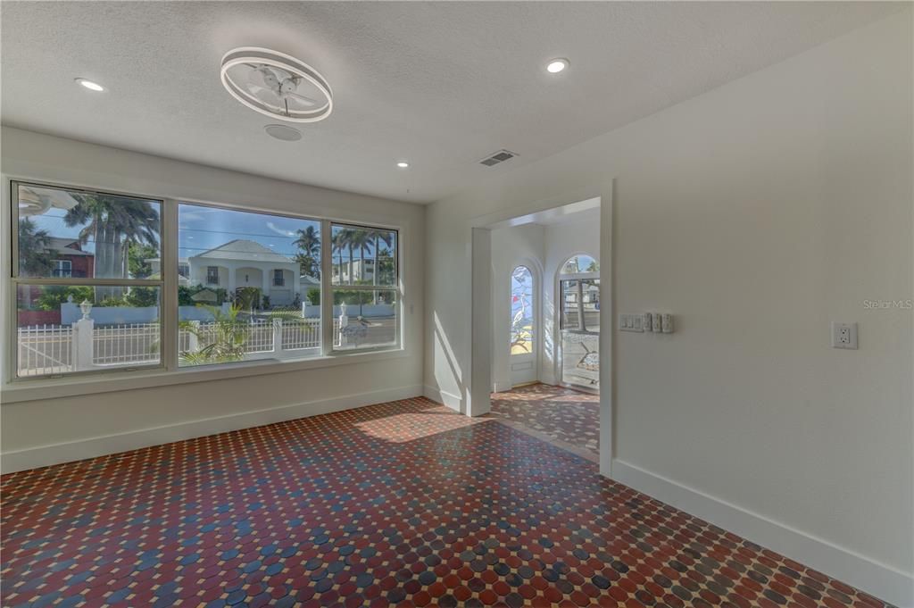 For Rent: $4,750 (3 beds, 2 baths, 1941 Square Feet)